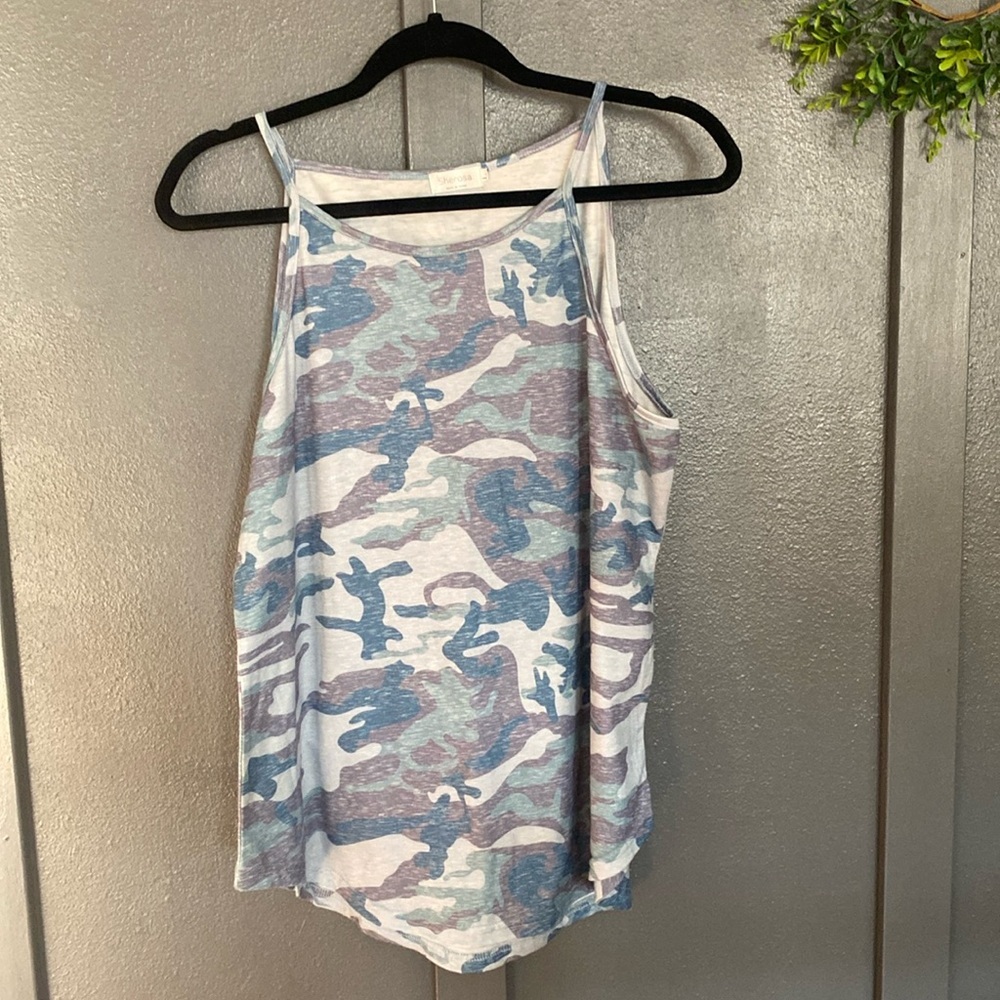 Sherosa-Large blue camo tank